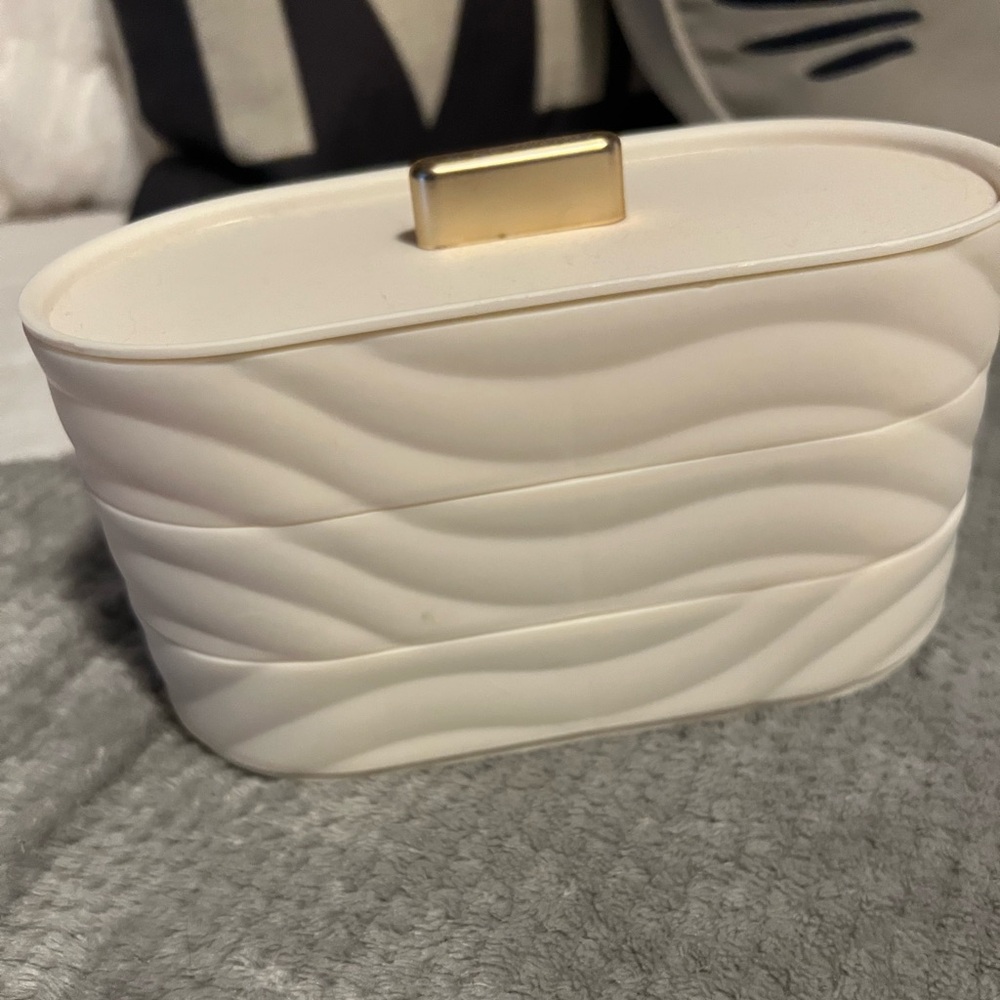 Elegant Cream Jewelry Box